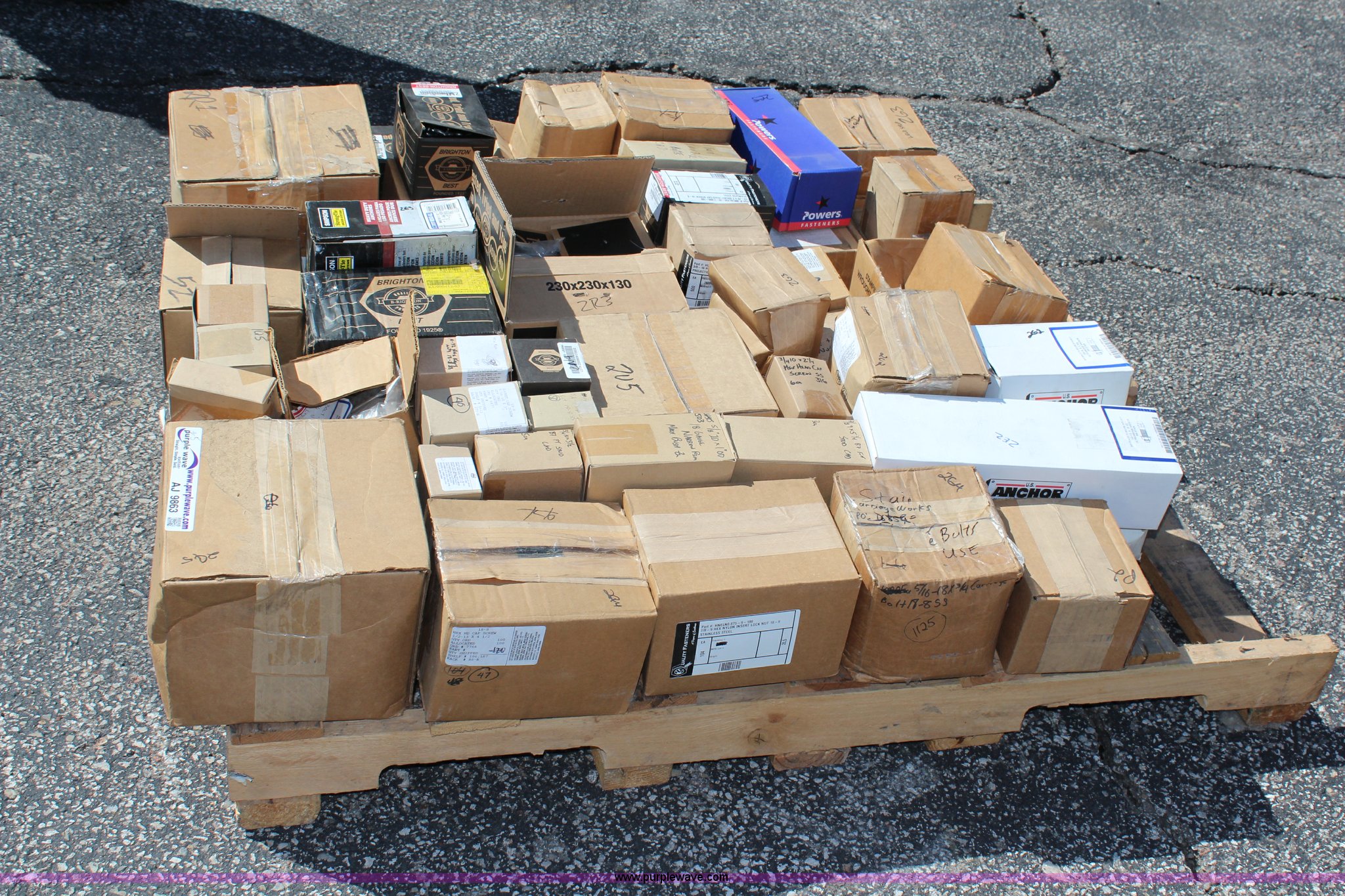 Assorted stainless steel bolts and nuts in Kansas City, KS Item