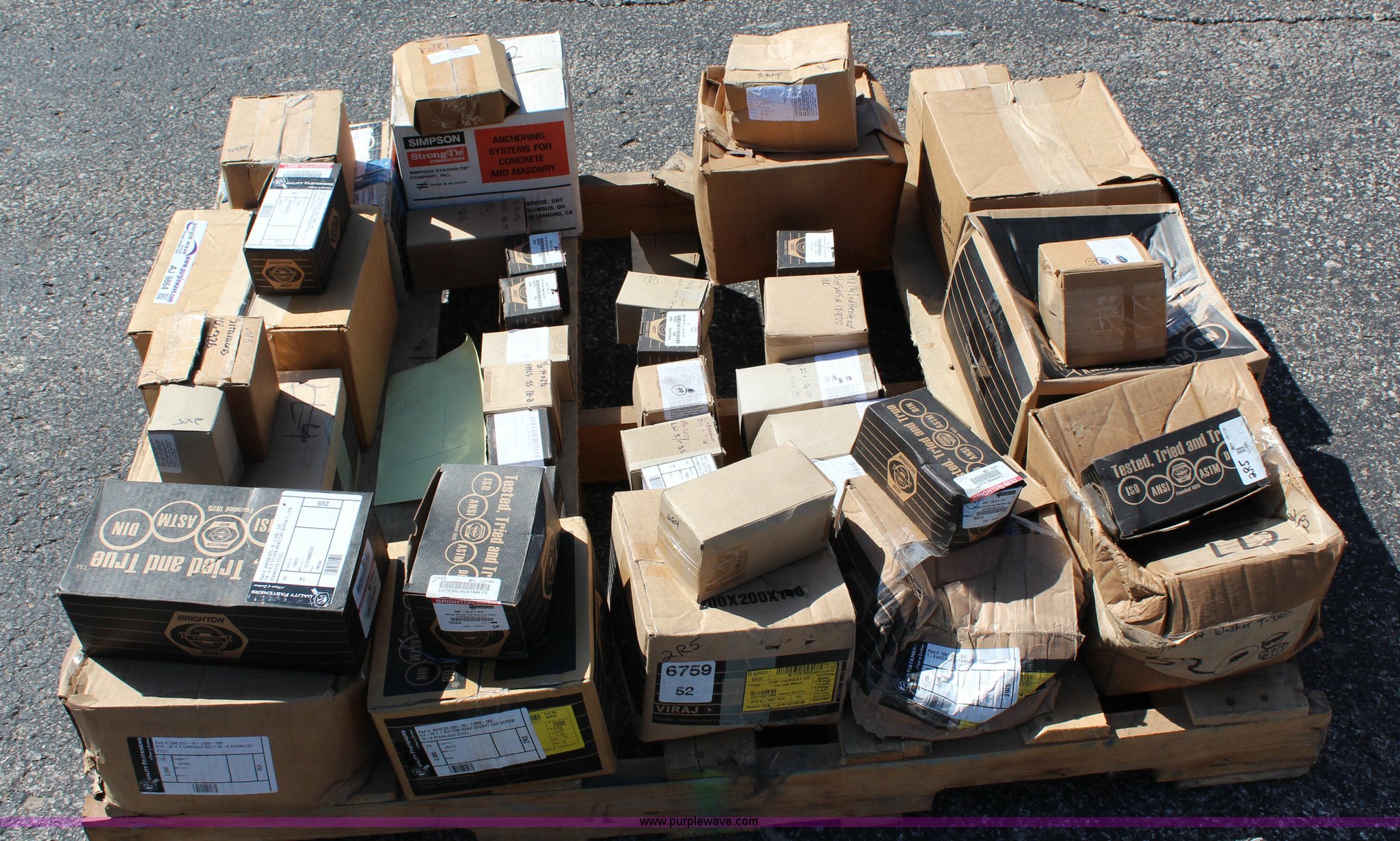 Assorted stainless steel bolts and nuts in Kansas City, KS Item