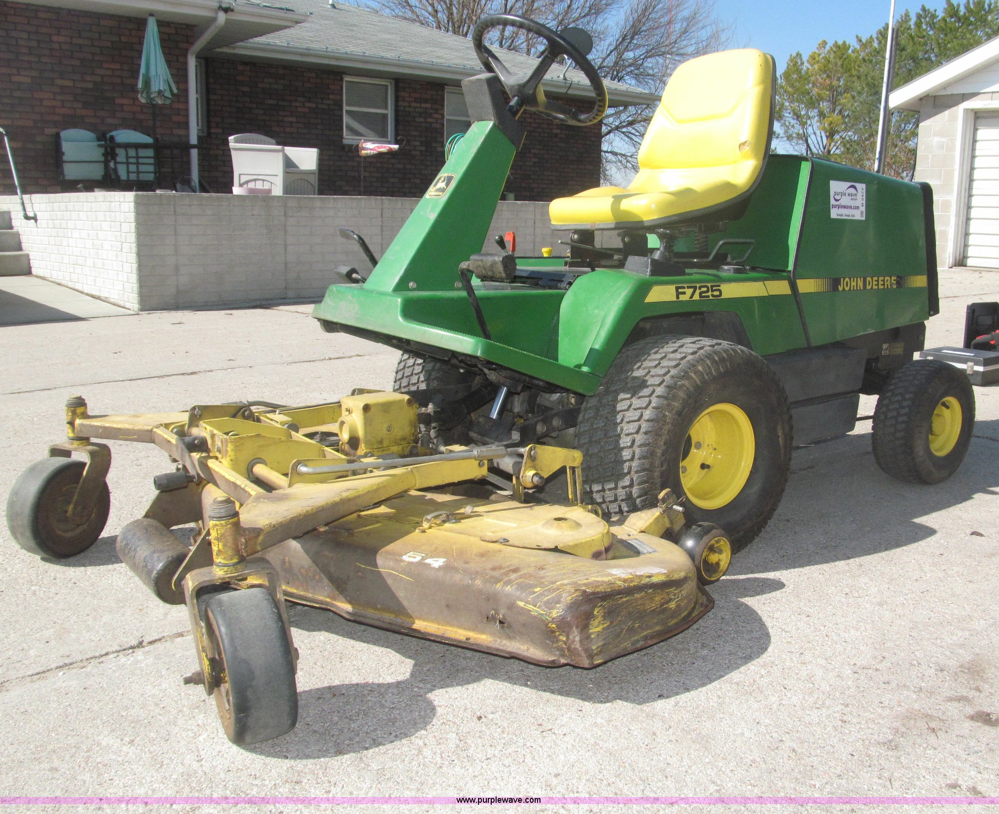John Deere F725 front deck lawn mower in Columbus, NE Item B5477 sold Purple Wave