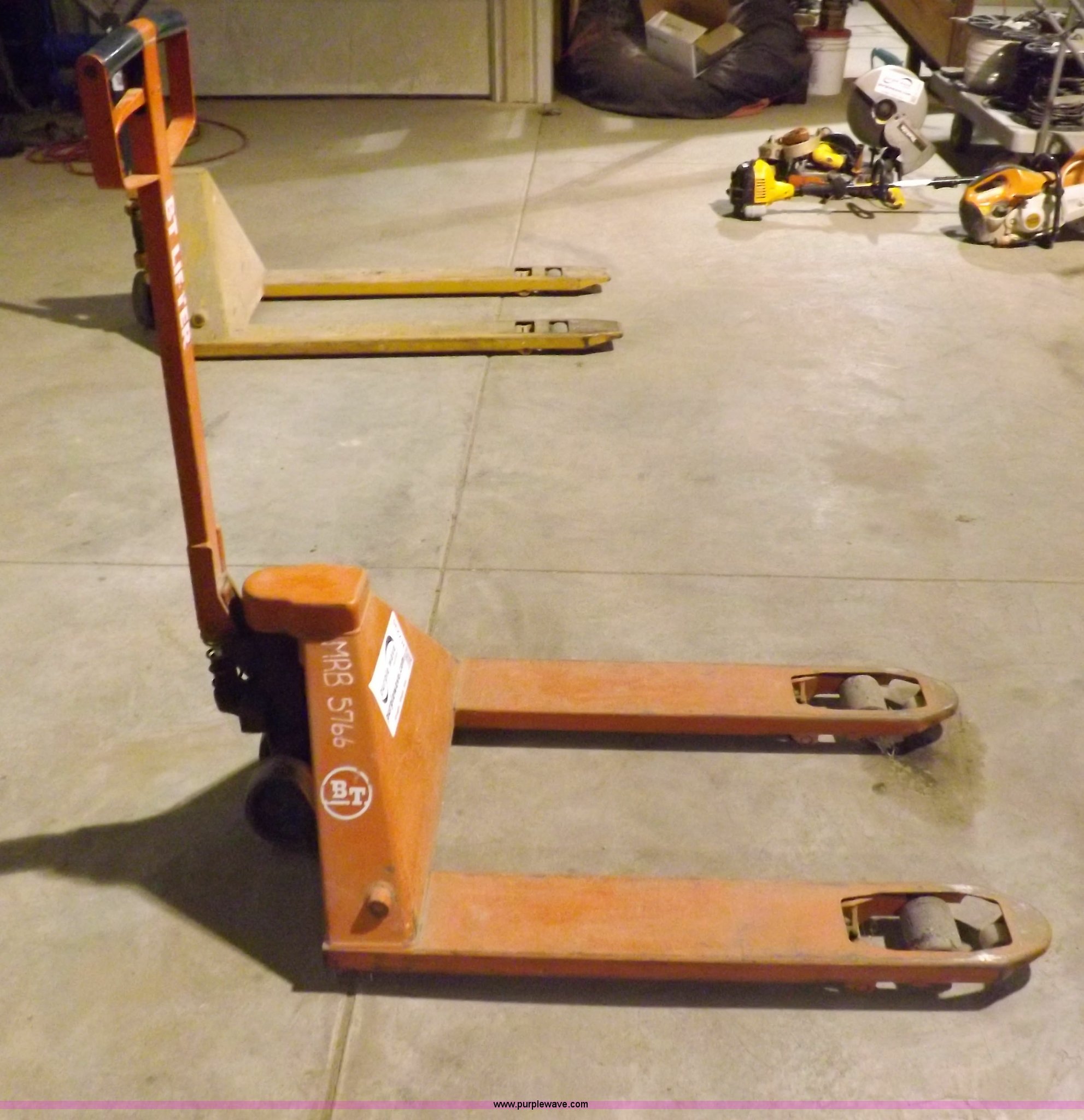 BT Lifter pallet jack in Dodge City, KS Item H7235 sold Purple Wave