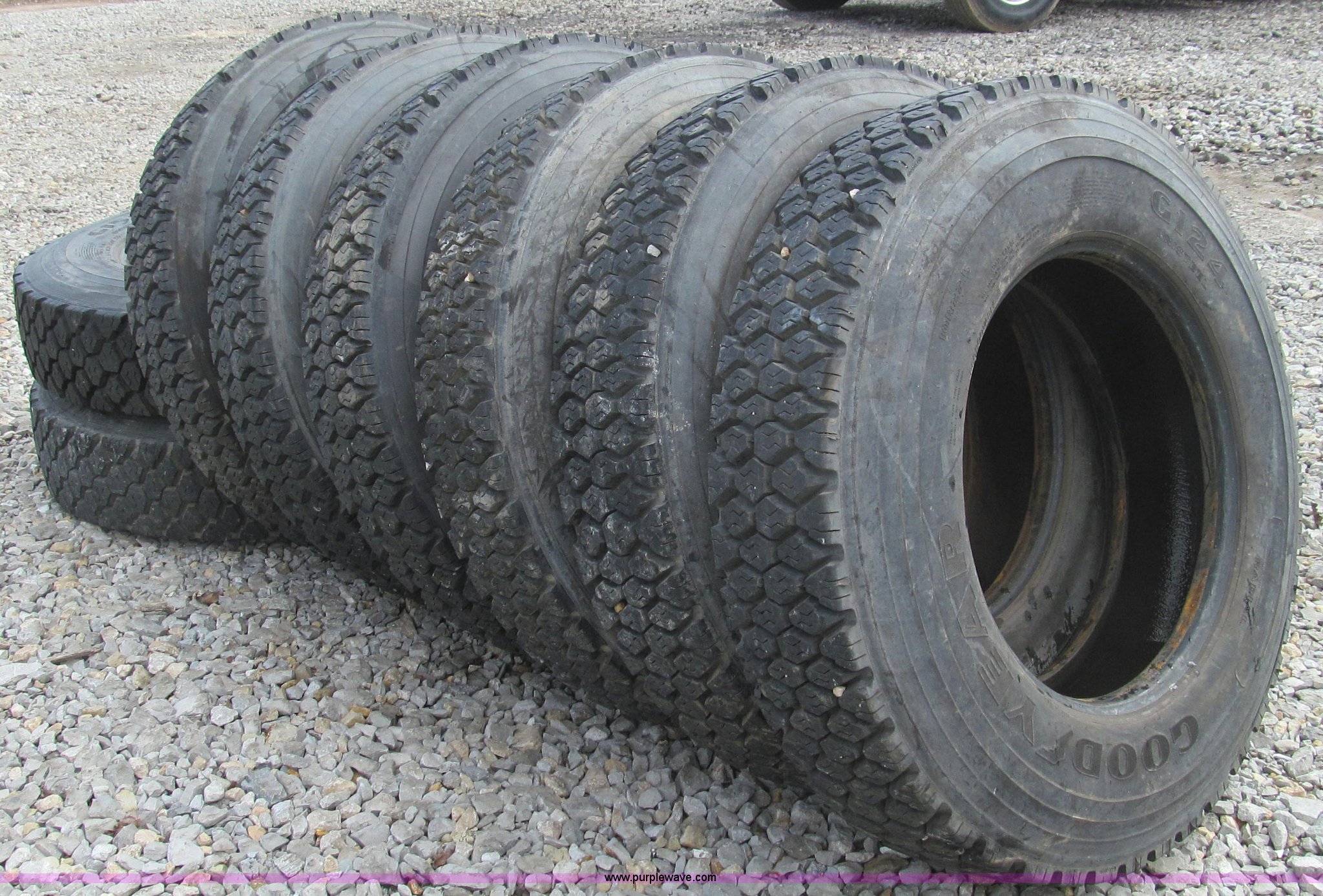 (8) Goodyear G159 unisteel radial truck tires in California, MO Item O9162 sold Purple Wave