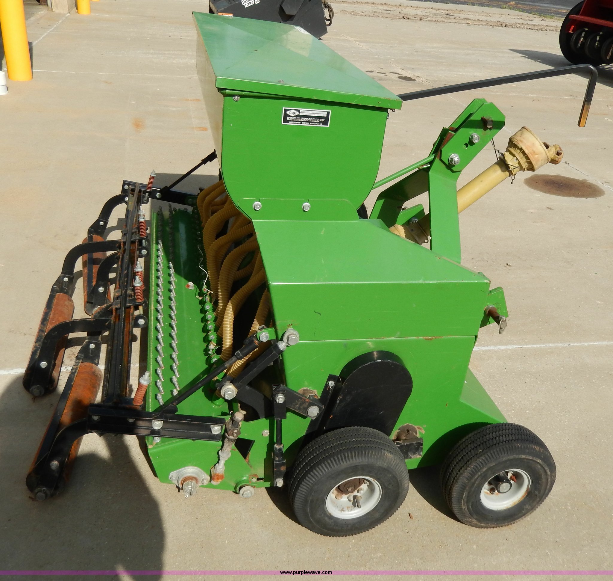 Gandy Slit grass seeder in Bucyrus, KS Item W9775 sold Purple Wave