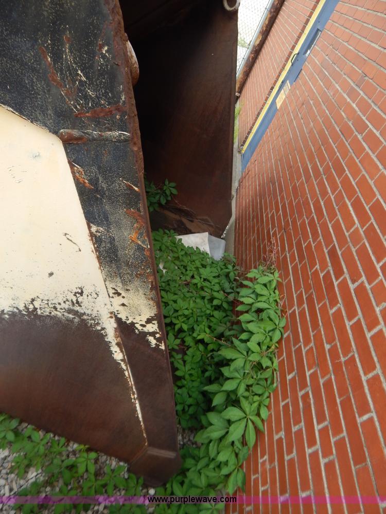 image for item AE9933 92" loader bucket