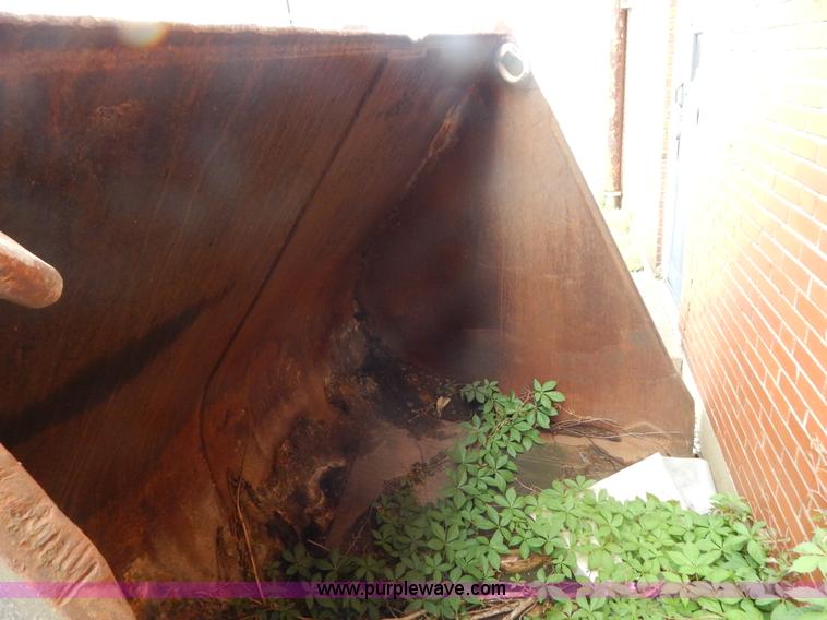 image for item AE9933 92" loader bucket