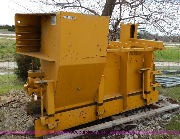 image for item AJ9991 Gomaco Jersey barrier mold