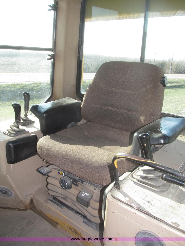 image for item B5479 1995 John Deere 850C dozer