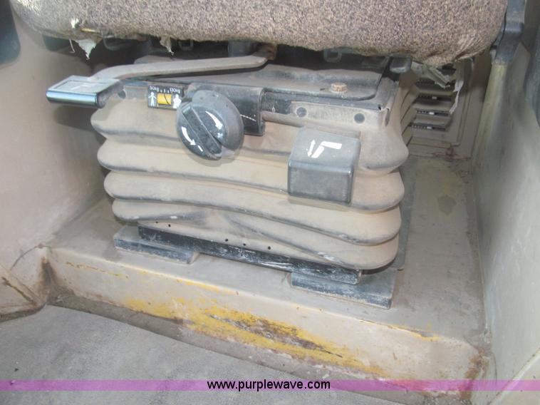 image for item B5479 1995 John Deere 850C dozer