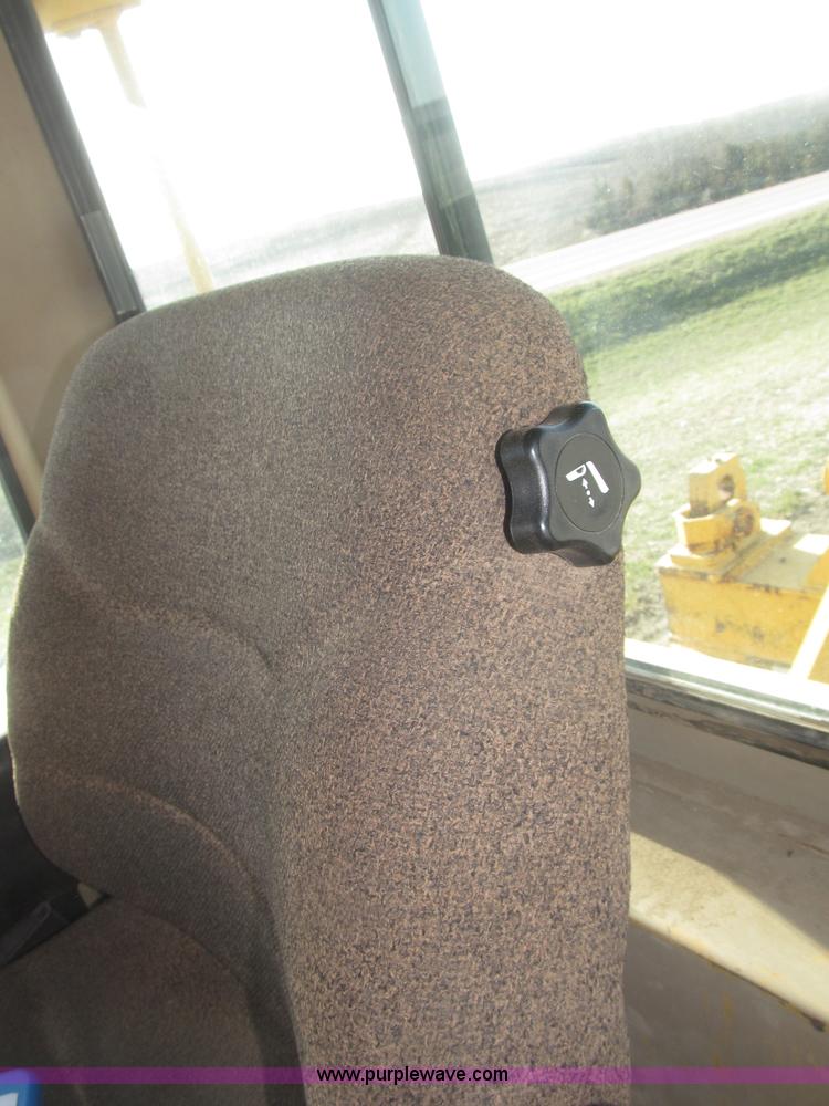 image for item B5479 1995 John Deere 850C dozer