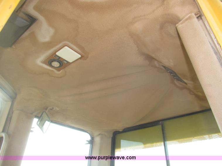 image for item B5479 1995 John Deere 850C dozer