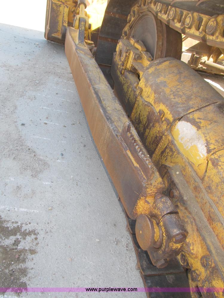 image for item B5479 1995 John Deere 850C dozer