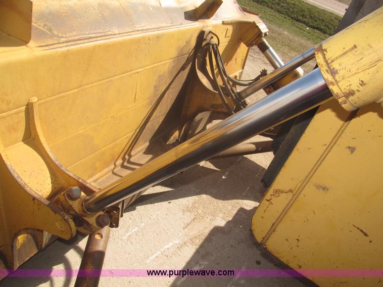 image for item B5479 1995 John Deere 850C dozer