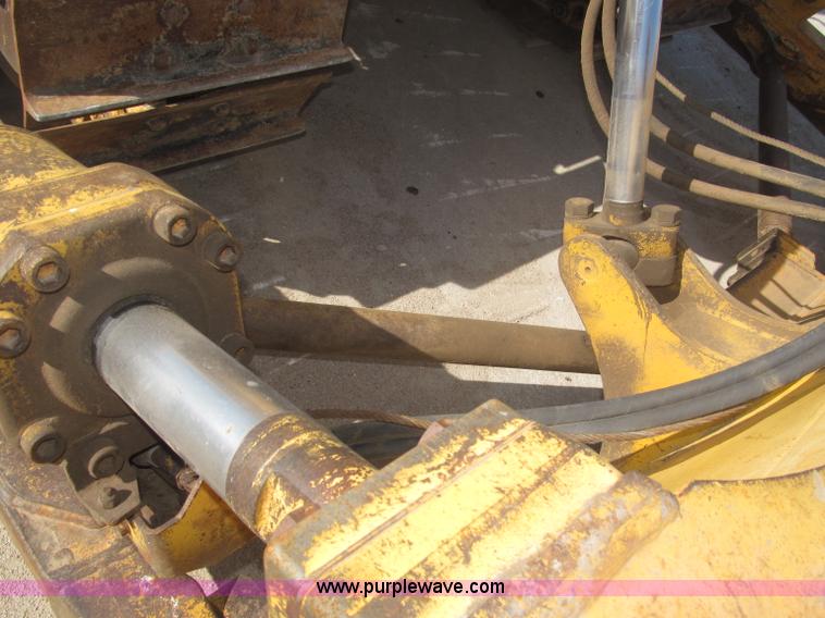 image for item B5479 1995 John Deere 850C dozer