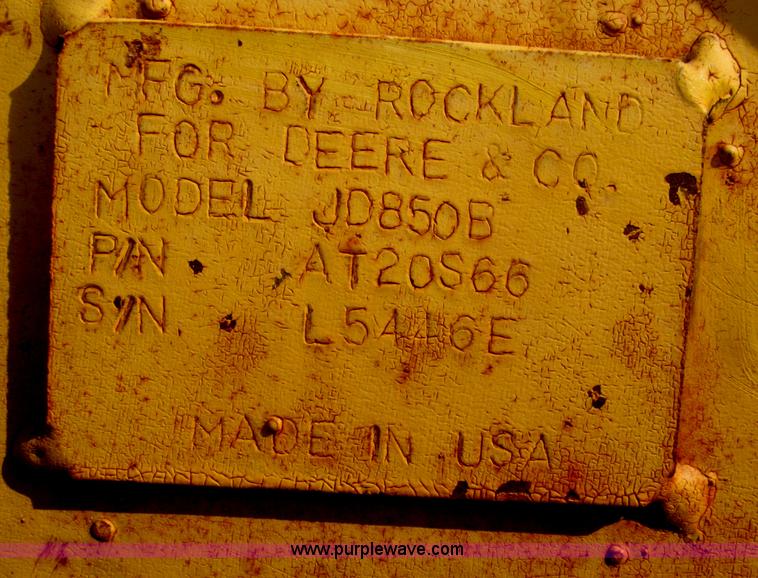 image for item B5479 1995 John Deere 850C dozer