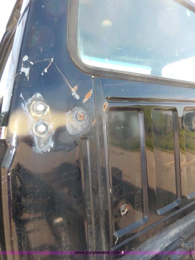 image for item D8075 1989 Ford F700 truck cab and chassis