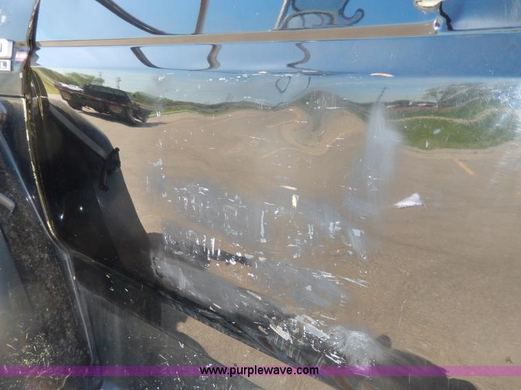 image for item D8075 1989 Ford F700 truck cab and chassis