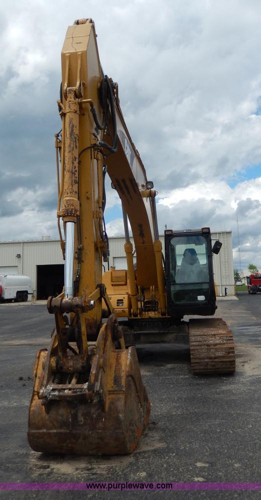 image for item D8166 2004 Caterpillar 320CL excavator