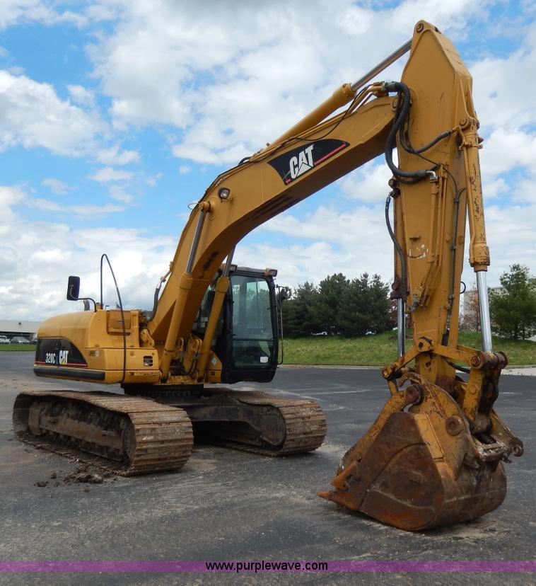 image for item D8166 2004 Caterpillar 320CL excavator