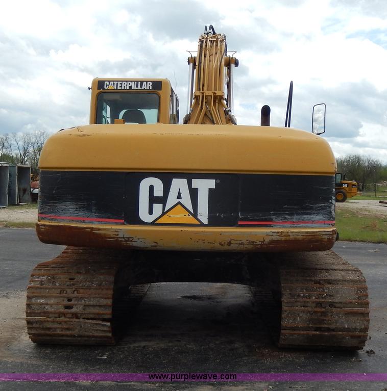 image for item D8166 2004 Caterpillar 320CL excavator