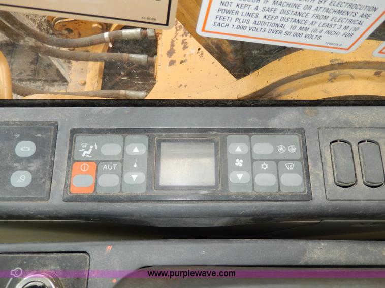 image for item D8166 2004 Caterpillar 320CL excavator