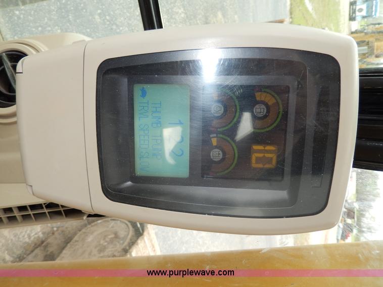 image for item D8166 2004 Caterpillar 320CL excavator