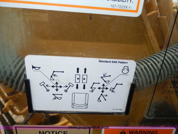 image for item D8166 2004 Caterpillar 320CL excavator