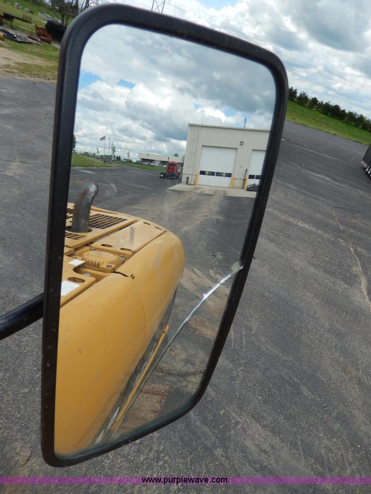 image for item D8166 2004 Caterpillar 320CL excavator