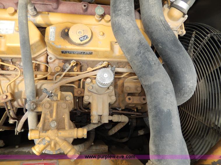 image for item D8166 2004 Caterpillar 320CL excavator