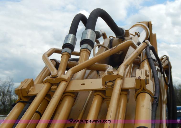 image for item D8166 2004 Caterpillar 320CL excavator