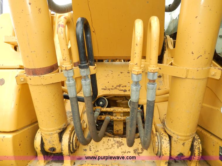 image for item D8166 2004 Caterpillar 320CL excavator