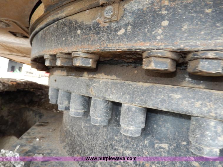 image for item D8166 2004 Caterpillar 320CL excavator