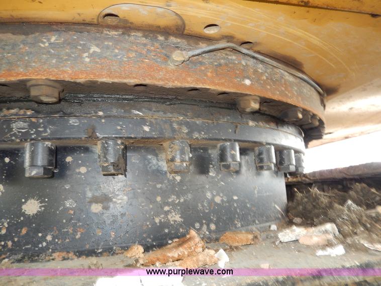 image for item D8166 2004 Caterpillar 320CL excavator