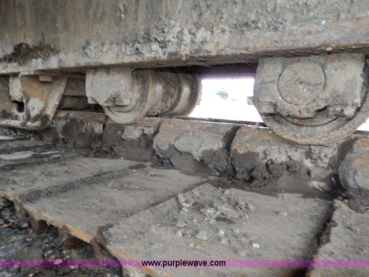 image for item D8166 2004 Caterpillar 320CL excavator