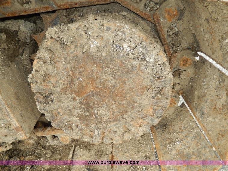 image for item D8166 2004 Caterpillar 320CL excavator