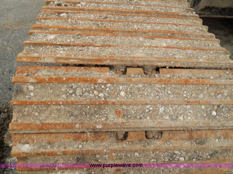 image for item D8166 2004 Caterpillar 320CL excavator