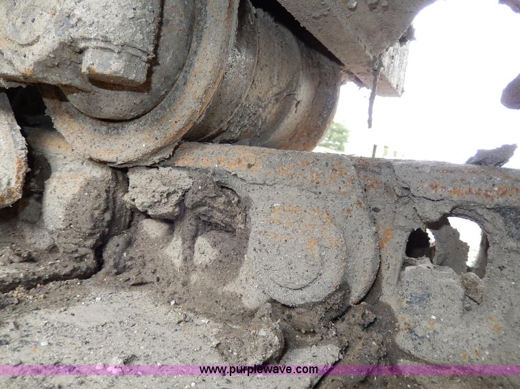 image for item D8166 2004 Caterpillar 320CL excavator