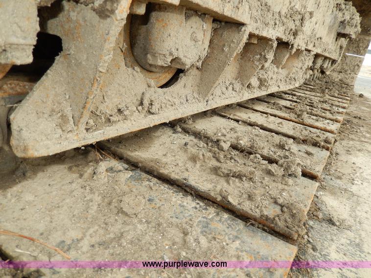 image for item D8166 2004 Caterpillar 320CL excavator