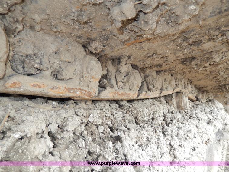 image for item D8166 2004 Caterpillar 320CL excavator