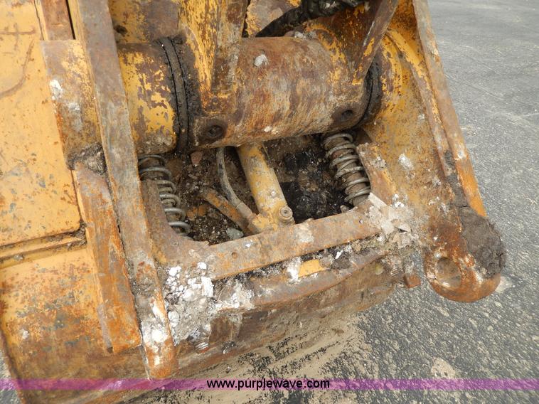 image for item D8166 2004 Caterpillar 320CL excavator