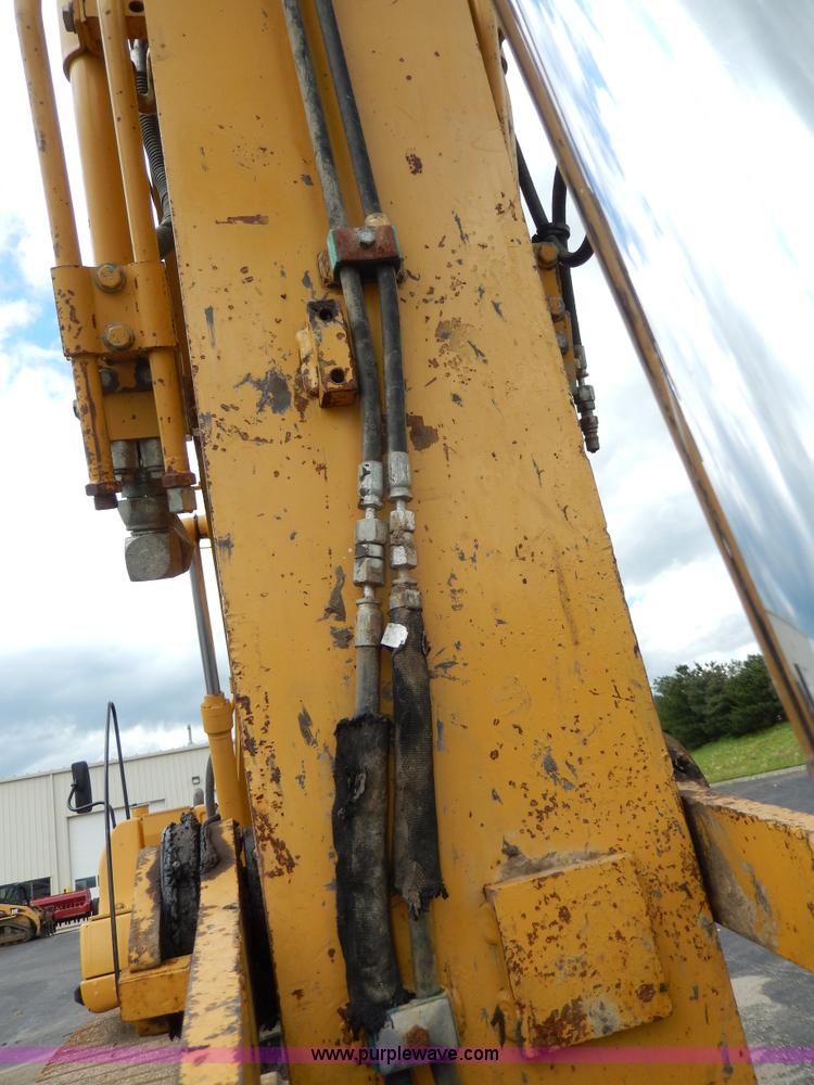 image for item D8166 2004 Caterpillar 320CL excavator