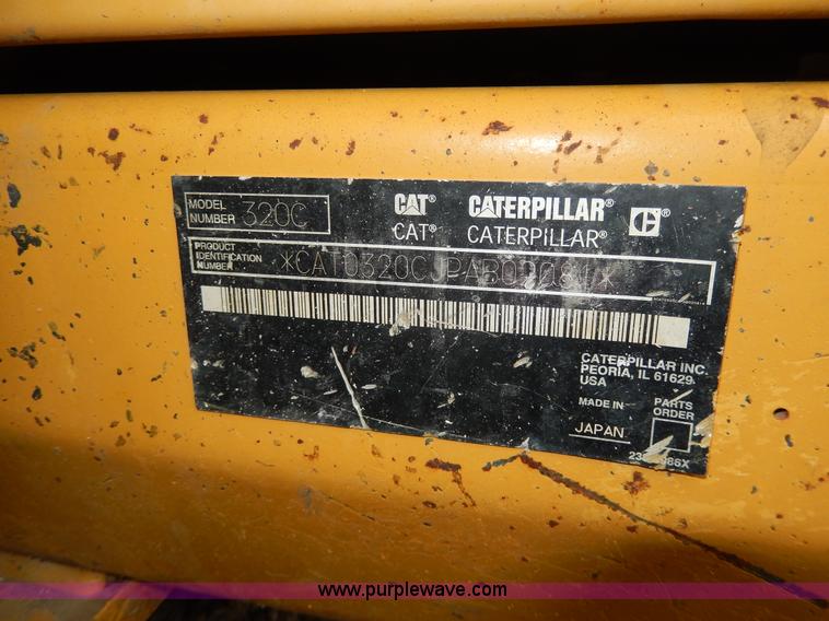image for item D8166 2004 Caterpillar 320CL excavator