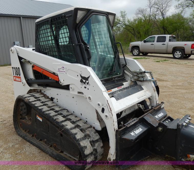 image for item D8168 2007 Bobcat T180 skid steer