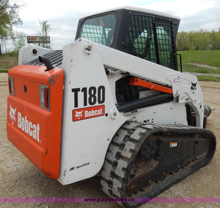 image for item D8168 2007 Bobcat T180 skid steer