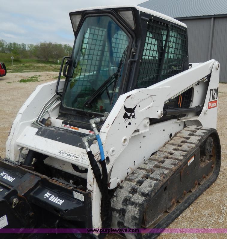 image for item D8168 2007 Bobcat T180 skid steer