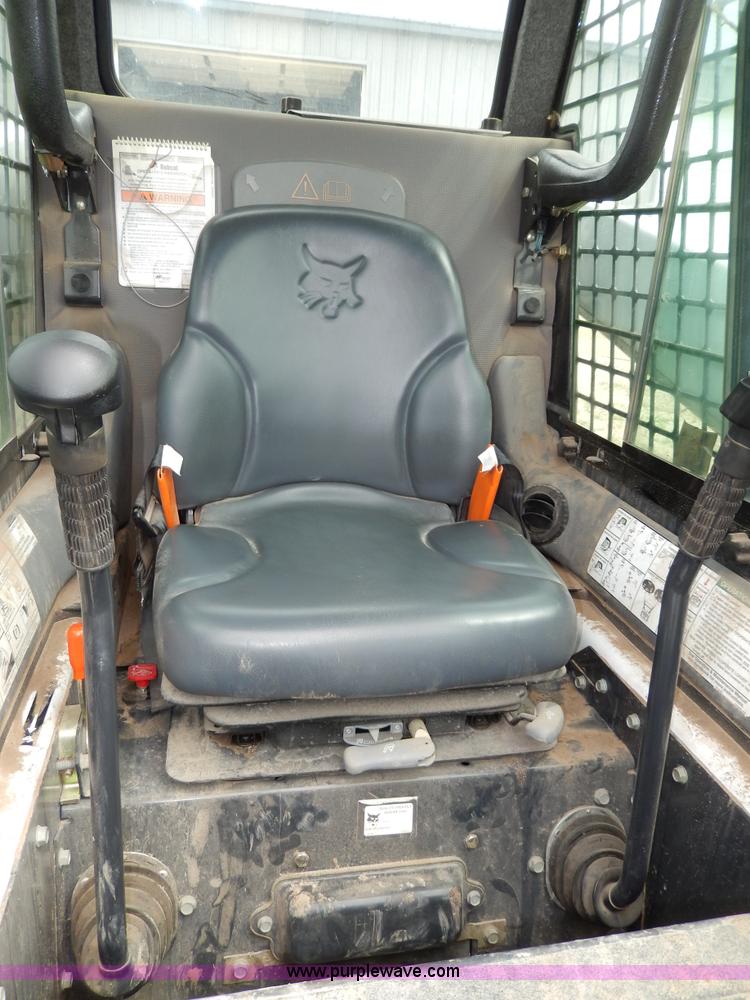 image for item D8168 2007 Bobcat T180 skid steer