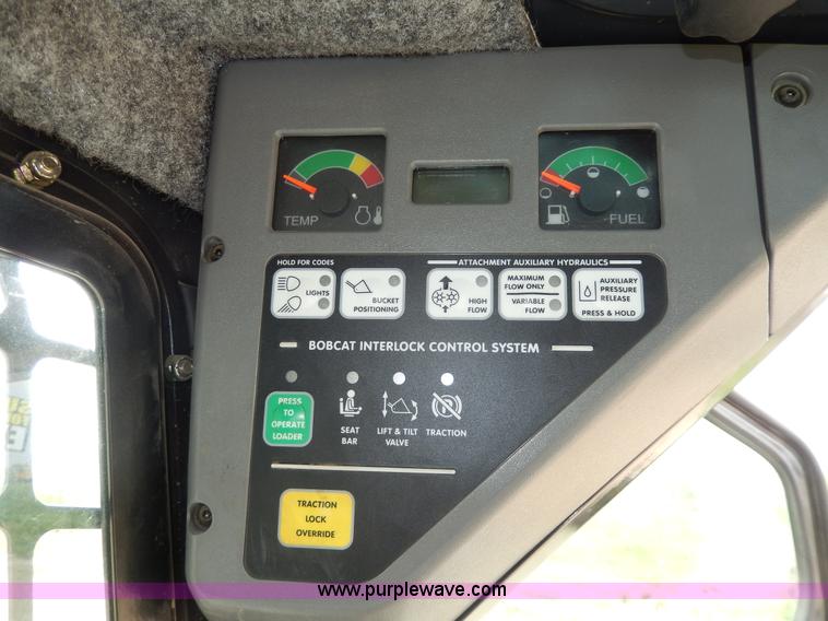 image for item D8168 2007 Bobcat T180 skid steer