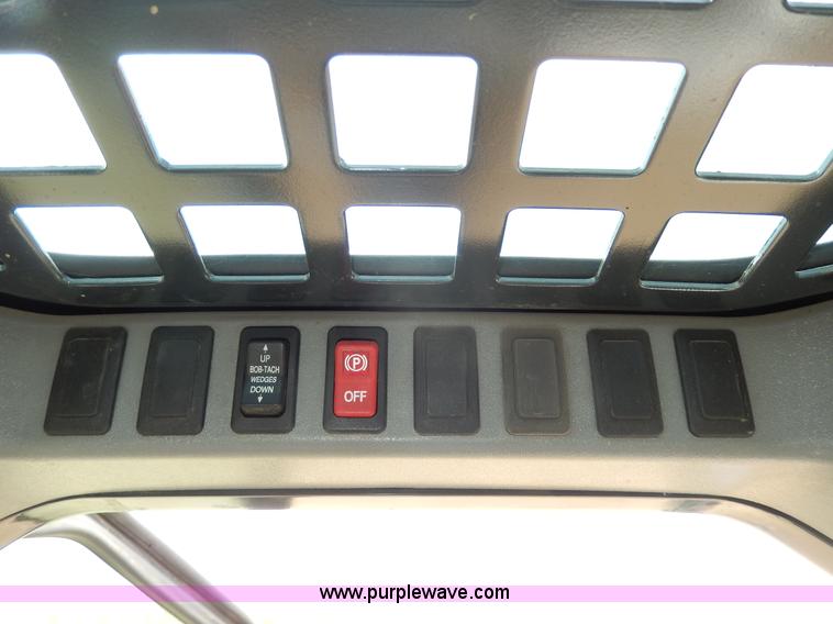 image for item D8168 2007 Bobcat T180 skid steer