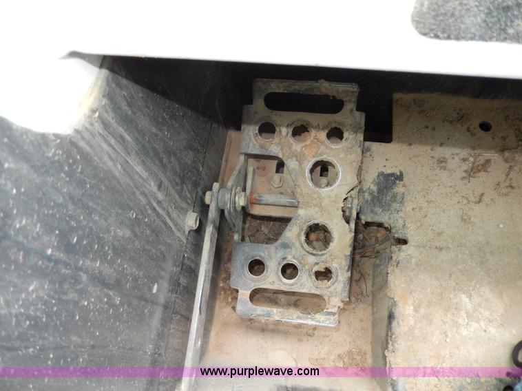 image for item D8168 2007 Bobcat T180 skid steer