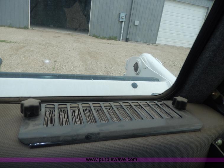 image for item D8168 2007 Bobcat T180 skid steer