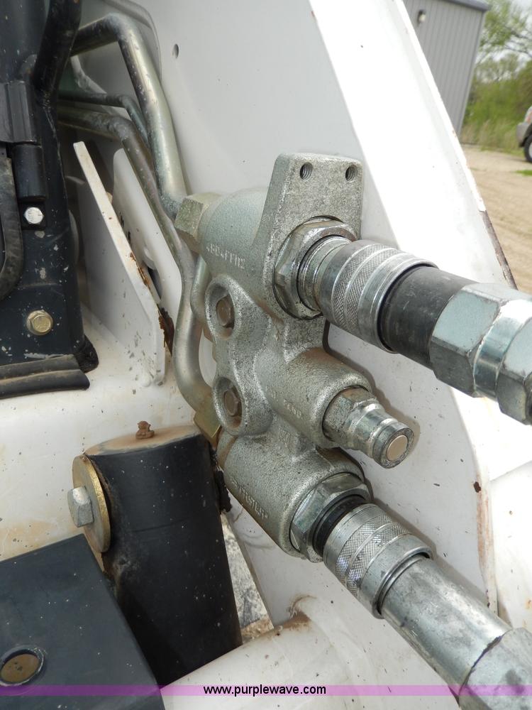 image for item D8168 2007 Bobcat T180 skid steer