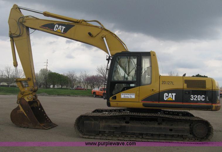 image for item E3420 2001 Caterpillar 320CL excavator